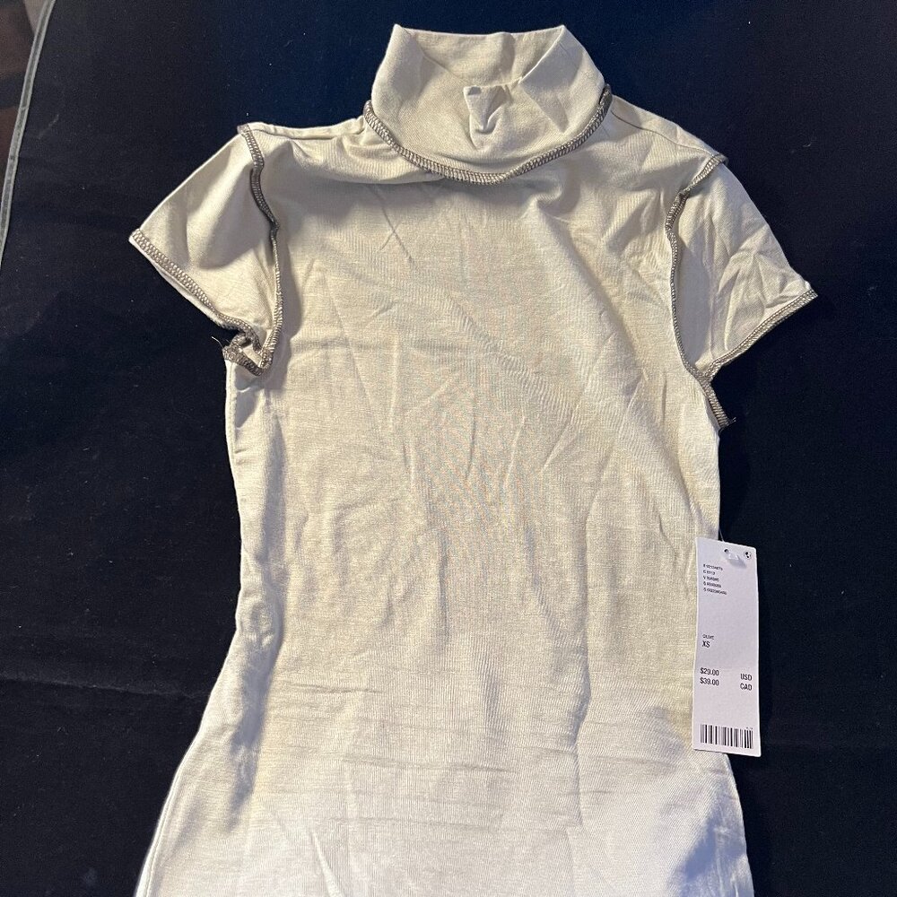 Silence + Noise Olive Fitted Tee NWT XS